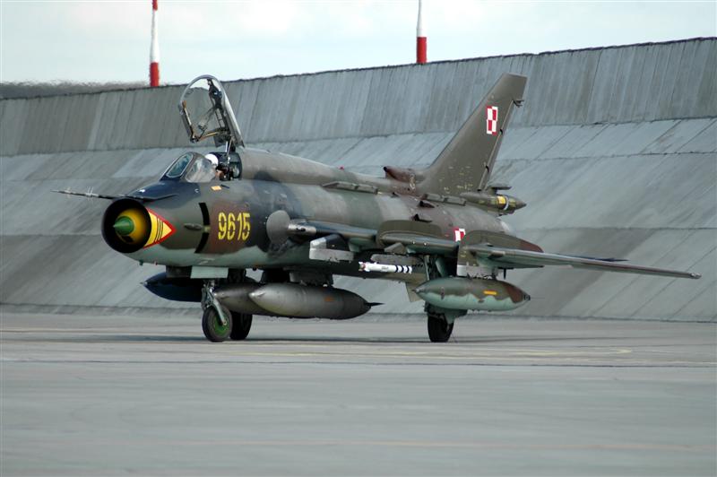 DSC_3012.JPG - Taxiing back to the ramp after a mission 