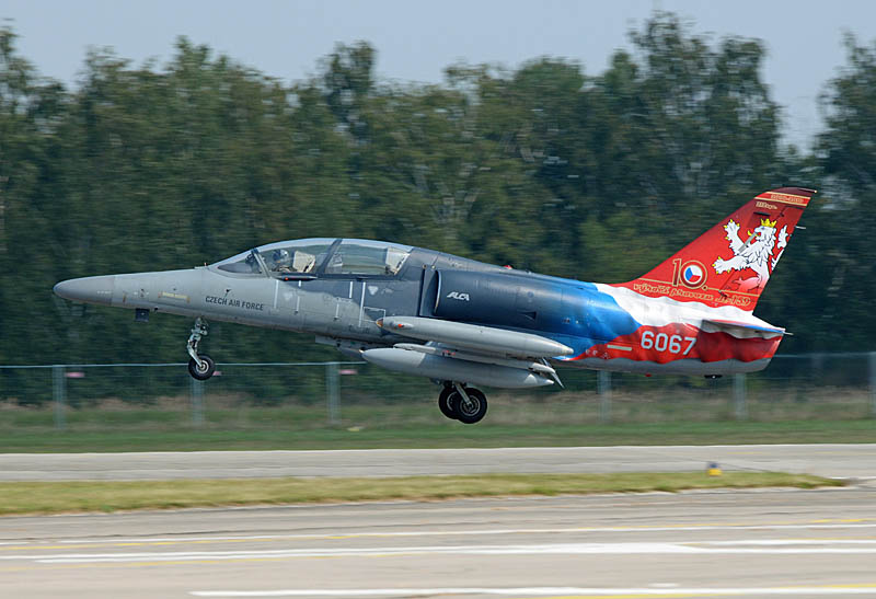 2c.jpg - landing at CIAF 2011